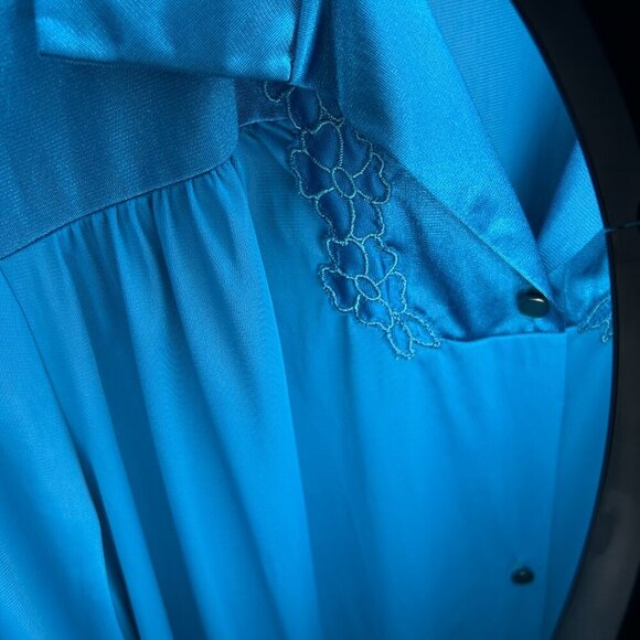 Vintage Vanity Fair Turquoise Nylon Robe - M (Made in USA) 🇺🇸 - Picture 5 of 5